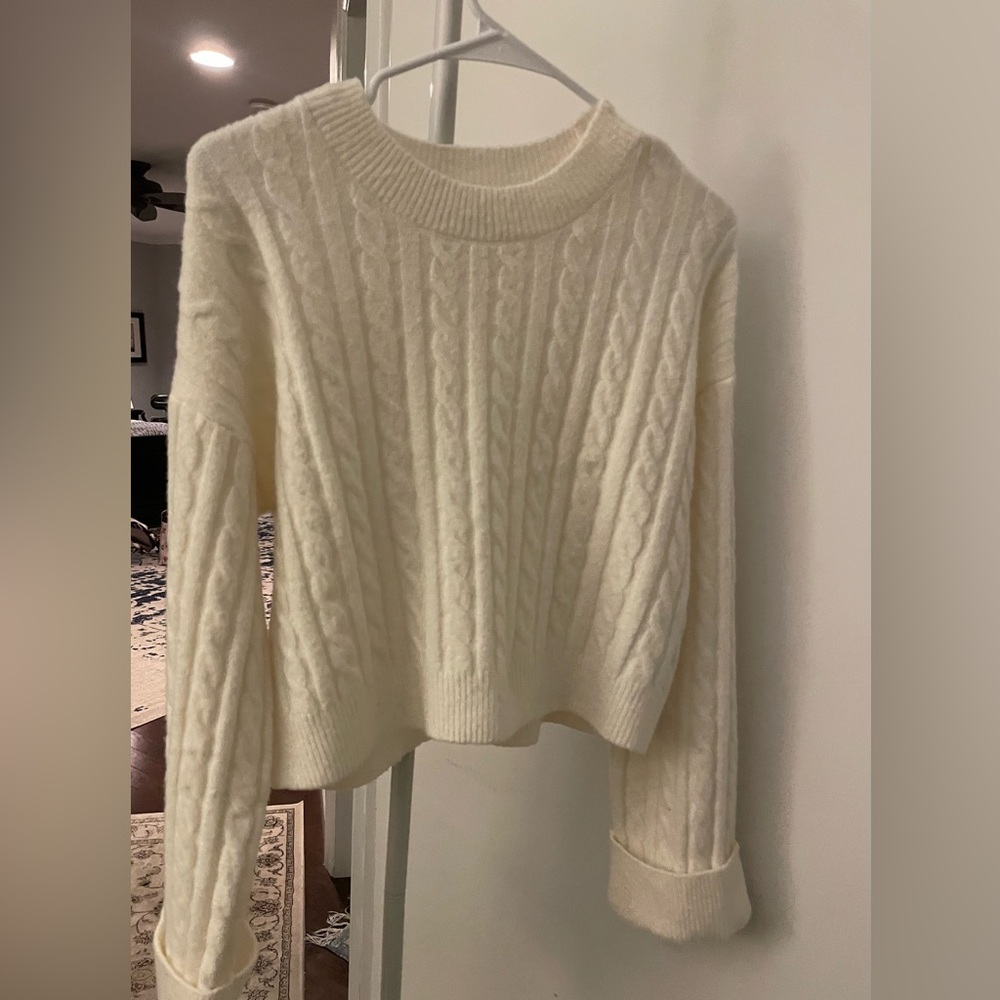 Hollister Cream Cable Knit Sweater